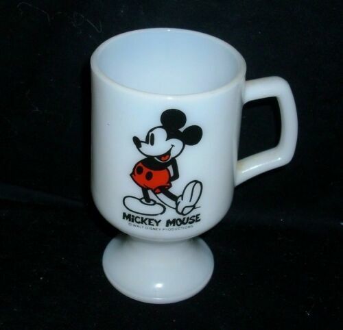 Perruque Courte Femme BRENDA 12 - Châtain Clair Doré, Synthétique, Raie Libre, Bonnet Moyen