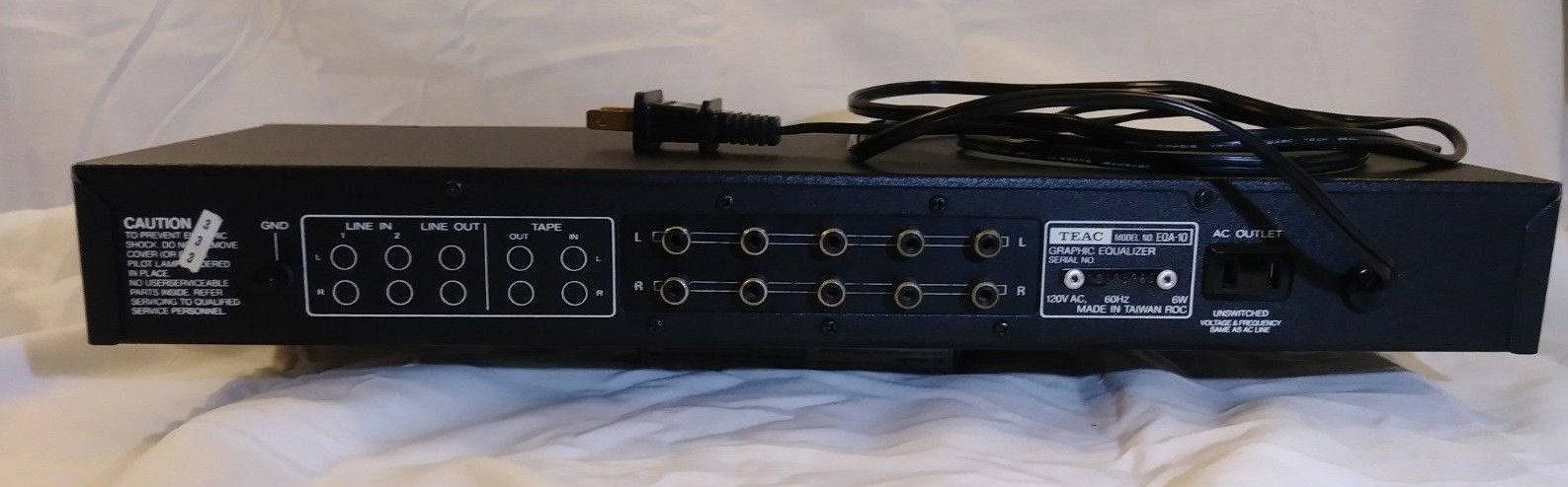 Vintage TEAC EQA-10 Graphic Equalizer Silver Spectrum Display Clean