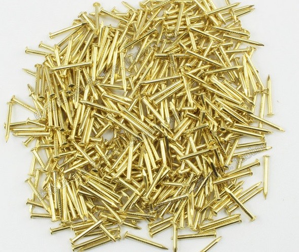 Confezione 150 Pezzi Chiodi Chiodini Dorati 16mm dfh