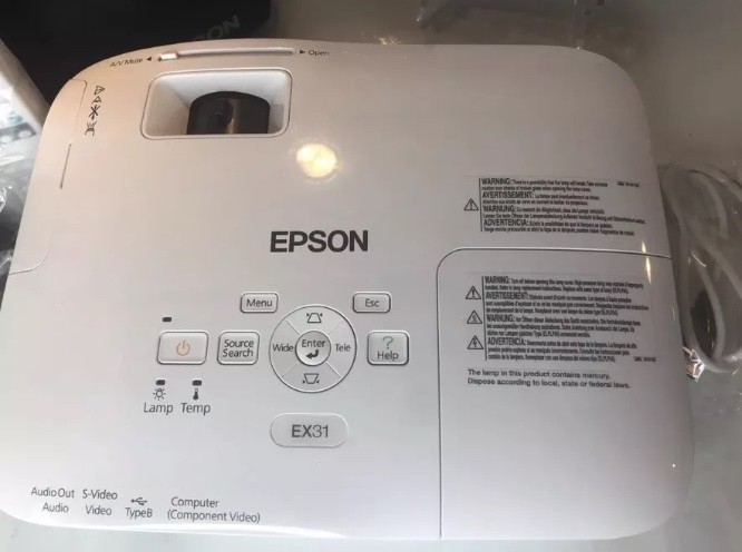 New Epson H 309A LCD Projector MULTIMEDIA LCD PROJECTOR SVGA