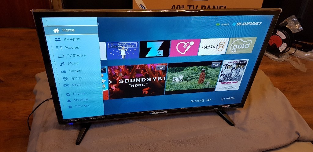 BOXED BLAUPUNKT 32-inch Smart FULL HD LED TV,built in Wifi,Freeview HD