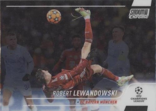 2021-22 Topps Stadium Club Chrome UCL Robert Lewandowski #9