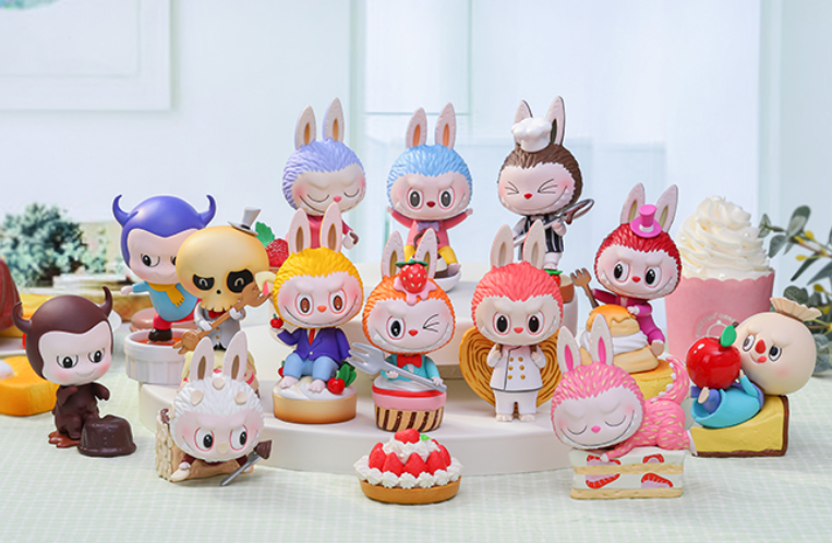 トップ POP MART Labubu The Monsters Patisserie Series Blind Box クリアファイル