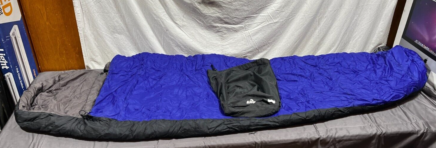 寝袋　Air 700 SL Winter Model Women's Ascent 700 Down Sleeping Bag (16°F) | Rab® US