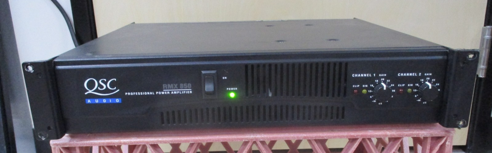 アンプ QSC PROFESSIONAL POWER AMPLIFIER RMX 850 s-l1200.jpg