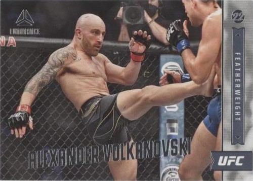 2022 Panini Chronicles UFC - Alexander Volkanovski #156