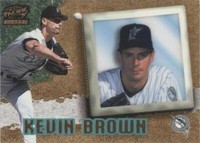 1998 Pacific Invincible - Kevin Brown #97