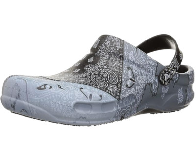 CROCS Bistro Women 7 Men 5 Black Gray Paisley Bandana Sandals Clogs NWT NEW