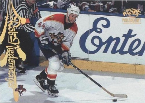 1997-98 Pacific Paramount - Rob Niedermayer #83