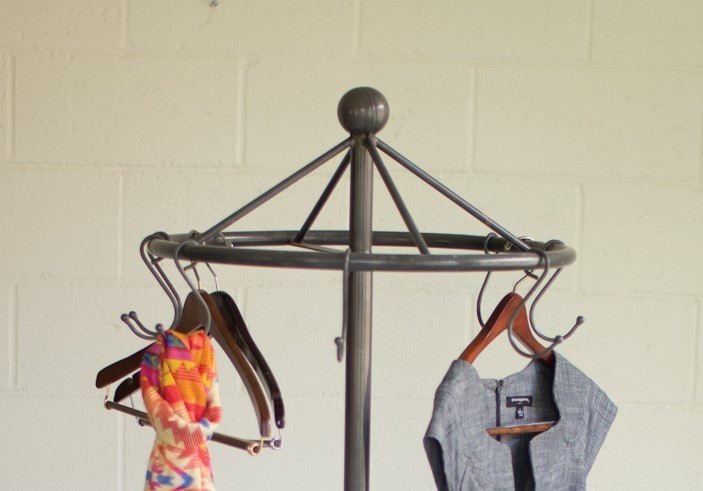 Spinning Clothes Rack Revovling Rotating Clothes Coat Hat Rack Antique Style