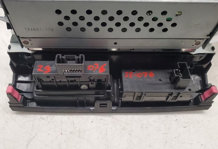 2004-2009 Toyota Prius Display Screen ID 86110-47081 Information Dash Mounted