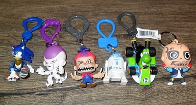 KEYCHAINS & CLIPS BUNDLE LOT JUST AS PICTURED YOSHI,SONIC,BALLOON BOY & MORE #10