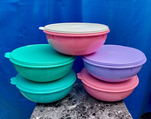 Tupperware Fix n mix Bowl 26 Cup Vintage Collection Bowl New
