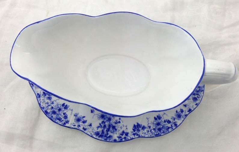 Gravy Boat w/ Underplate 8 1/2