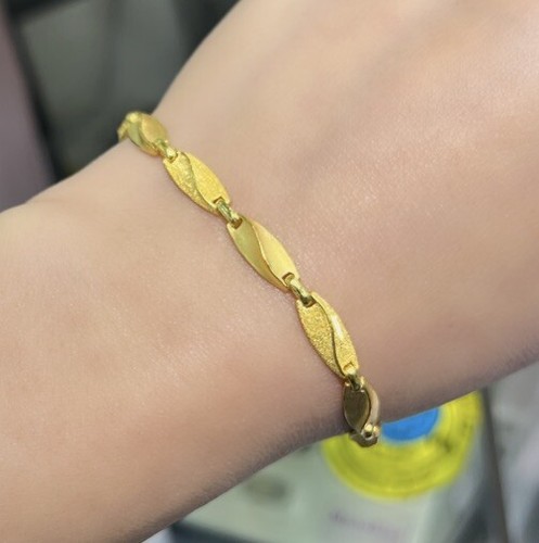 24K 99.99 Solid Yellow Gold Leaf Bracelet. 6.75 Inches, 13.61