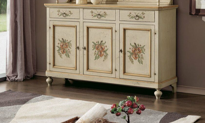 CRISTALLIERA CREDENZA  DIPINTA A MANO  DECORATA PENNELLATO INVECCHIATO