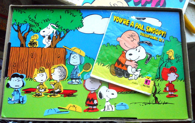 YOU'RE A PAL, SNOOPY 1965 Vintage Colorforms Set Peanuts Gang Charlie Brown 758