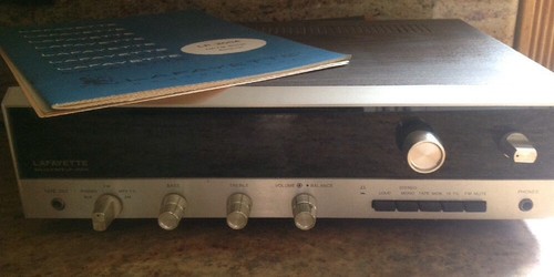 VINTAGE 1973 LAFAYETTE RECEIVER AM/FM LR 200A AND ORIGINAL BOX OWNERS MANUAL TOO