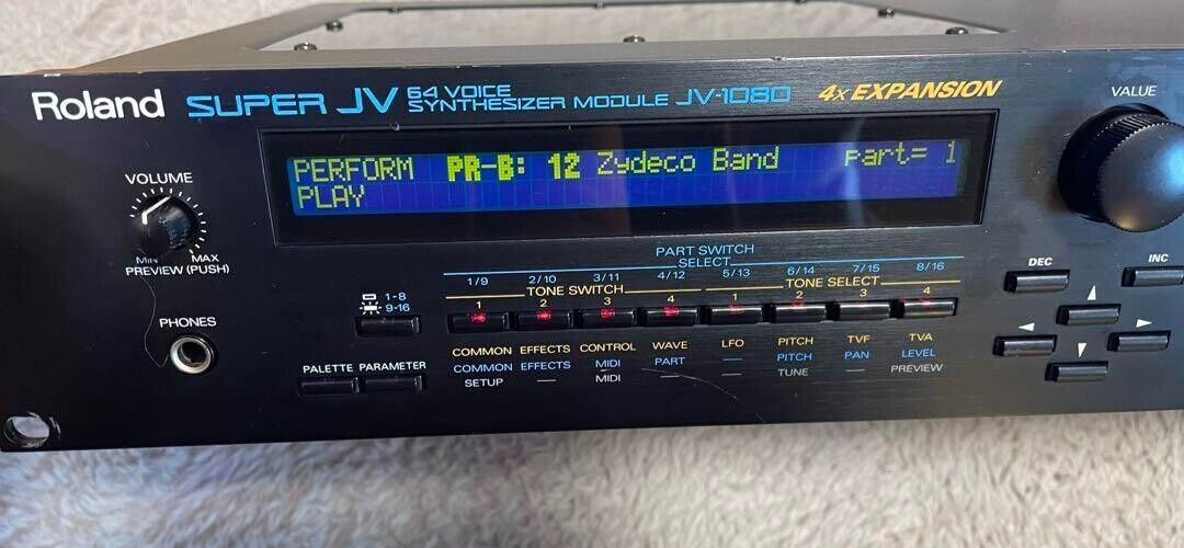 Roland Super JV-1080 シンセサイザー Roland Super JV 1080 - 64 Voice Synthesizer ⋆ CUE Sale