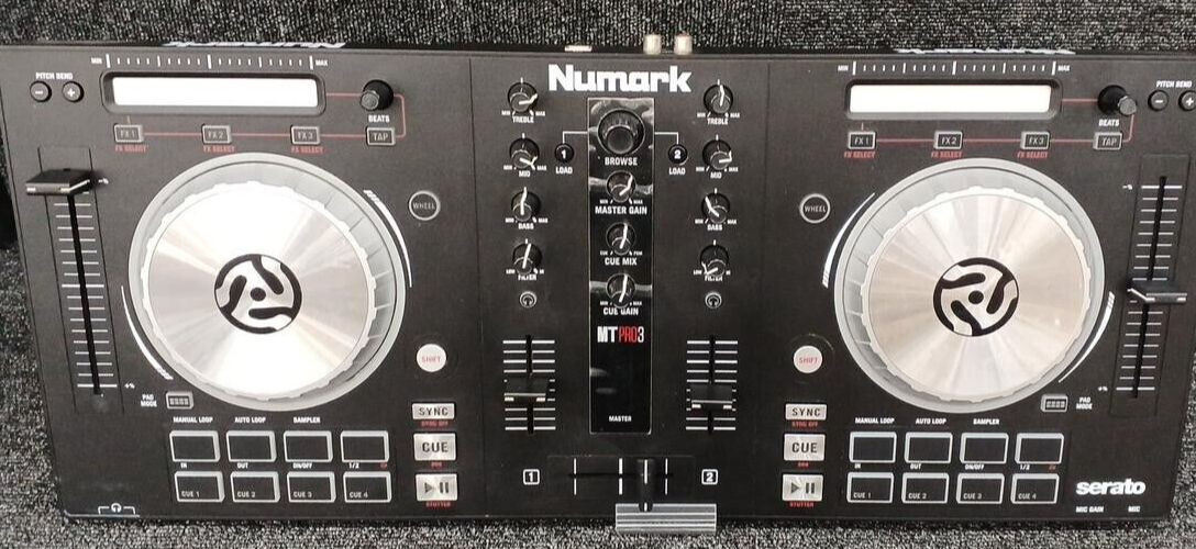 【美品】Numark Mixtrack Platinum 4デッキDJ Numark MIXTRACK Platinum FX 4-deck/2-channel Serato DJ Lite