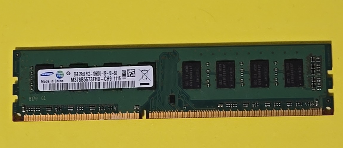 SAMSUNG 2GB 2Rx8 PC3-10600U-09-10-B0 - M378B5673FH0 CH9 DDR4 DESKTOP RAM MEMORY