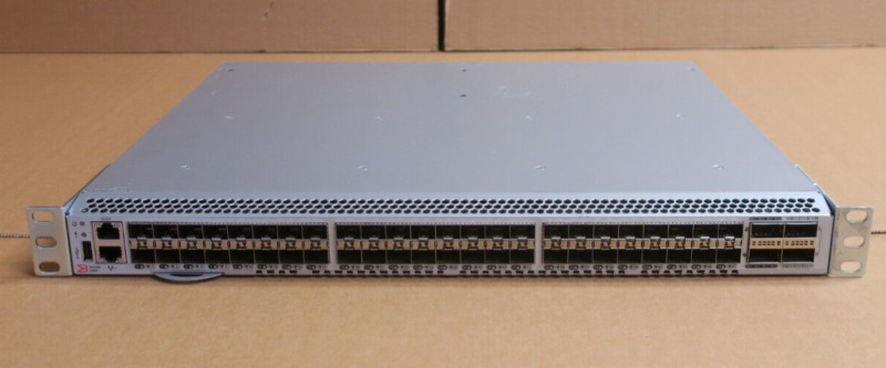 Brocade G620 48x 32gb Sfp+ 4x Qflex Fc Switch Br-g620-24-32g-r (24 Active Ports)