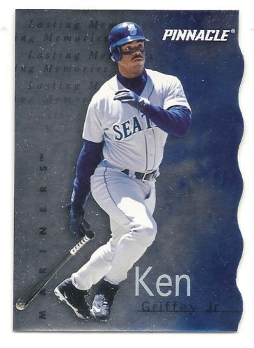 【送料込】ケン・グリフィーJr.選手の23ktゴールドカード！バット＆サイン Amazon.com: Ken Griffey JR 1997 Fleer Gold Card Sculpted
