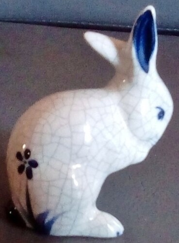 Dedham Rabbit Bathing 2 3/4