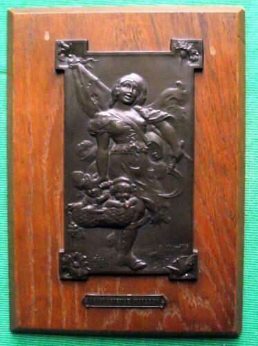 Ladies Art Sculptures