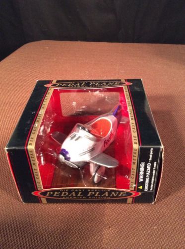 Aviones y naves espaciales Diecast Golden Wheel