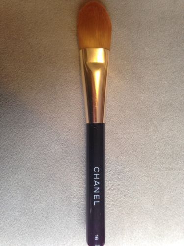 Cepillos CHANEL Foundation