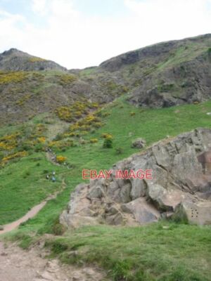PHOTO  STEEP CLIMB TO ARTHUR'S SEAT HOLYROOD PARK SOME MAPS SHOW A FEATURE CALLE