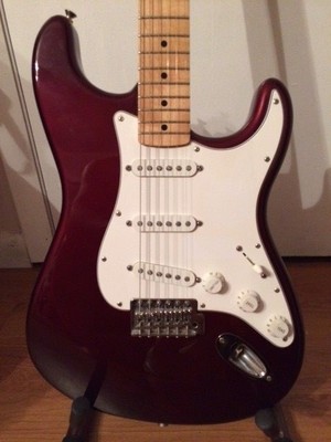 FENDER STANDARD STRATOCASTER GUITAR wCASE DARK WINE RED