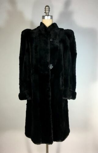 Maxi Cappotto Nero Con Collo In Pelliccia