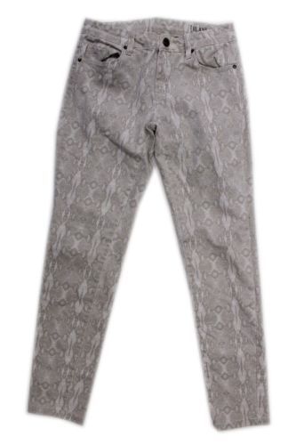 Jeans feminino em branco