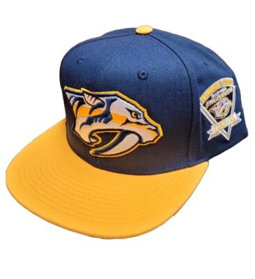 МУЖСКАЯ БЕЙСБОЛКА MITCHELL & NESS NHL С 2-ТОННОЙ БОКОВОЙ НАШИВКОЙ PREDATORS - ТЕМНО-СИНИЙ-ЗОЛОТОЙ