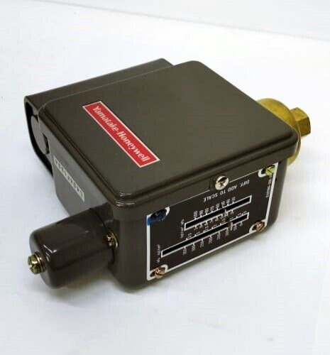 Yamatake - Honeywell / Pressuretrol Controller / L404F1334