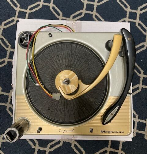 Vintage Magnavox Imperial Micromatic Stereo 4 Speed Turntable 523222-1 (S600)