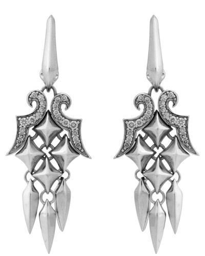 Orecchini con diamanti pendenti