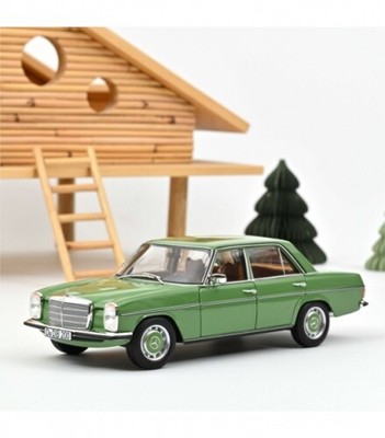 Mercedes Benz 200 Strich 8 W115 1973 grün 1:18 Norev