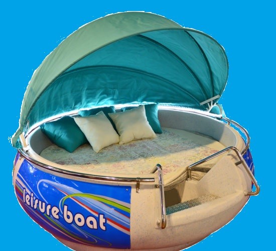 Brand new Unique circular BED BOAT 8.2 feet popular as RENTAL also Sun tanning.