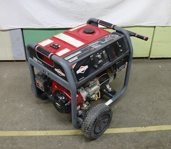 Used 7000 watt Briggs & Stratton 030663 Generator