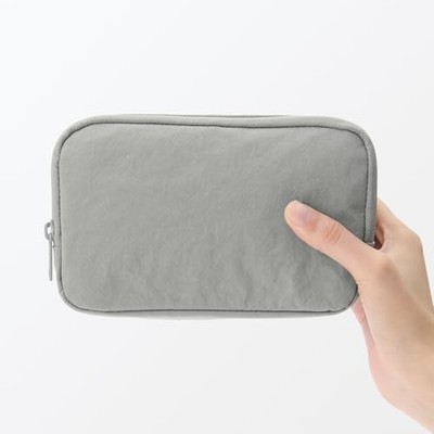 MUJI Wrinkle Nylon Wide-Open Pouch Gris L 18×11.5×7cm Diseño Lateral Plegable