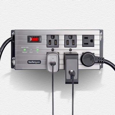 StarTech.com 6-Outlet Industrial Power Strip 125V/15A, EMI/RFI Isolation, Surge