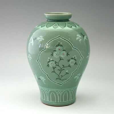 Korean Celadon Green Porcelain Ceramic Art Pottery Flower Art Pottery Asian Vase