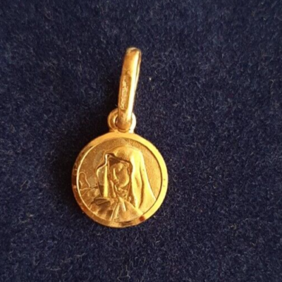 NEW 9ct Yellow Gold Medallion Virgin Mary Mother Jesus Solid