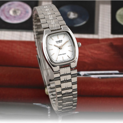 Casio Women's Watch Metal Band Silver White Original New LTP-1169D-7A