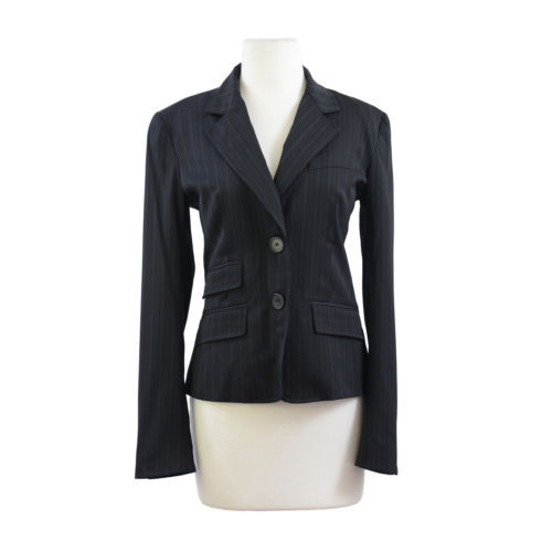 Traje Trajes y John Galliano separa para Mujeres