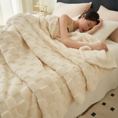 Waffle Plush Multifunctional Blanket, Plush Milk Plush Beibei Plush Warm Blanket