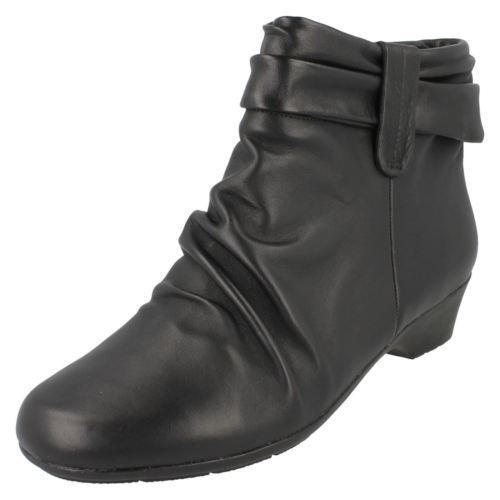 Calzado de mujer botines Clarks